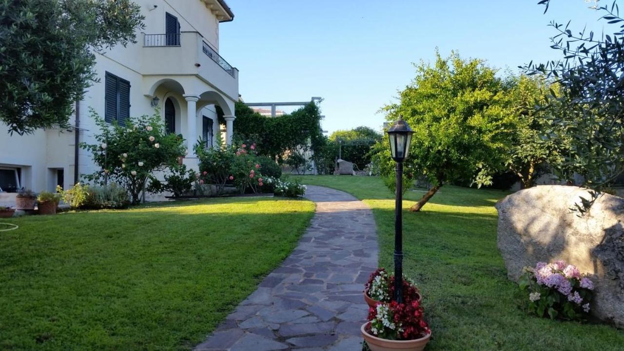 Villa Luce B&B Olbia Buitenkant foto